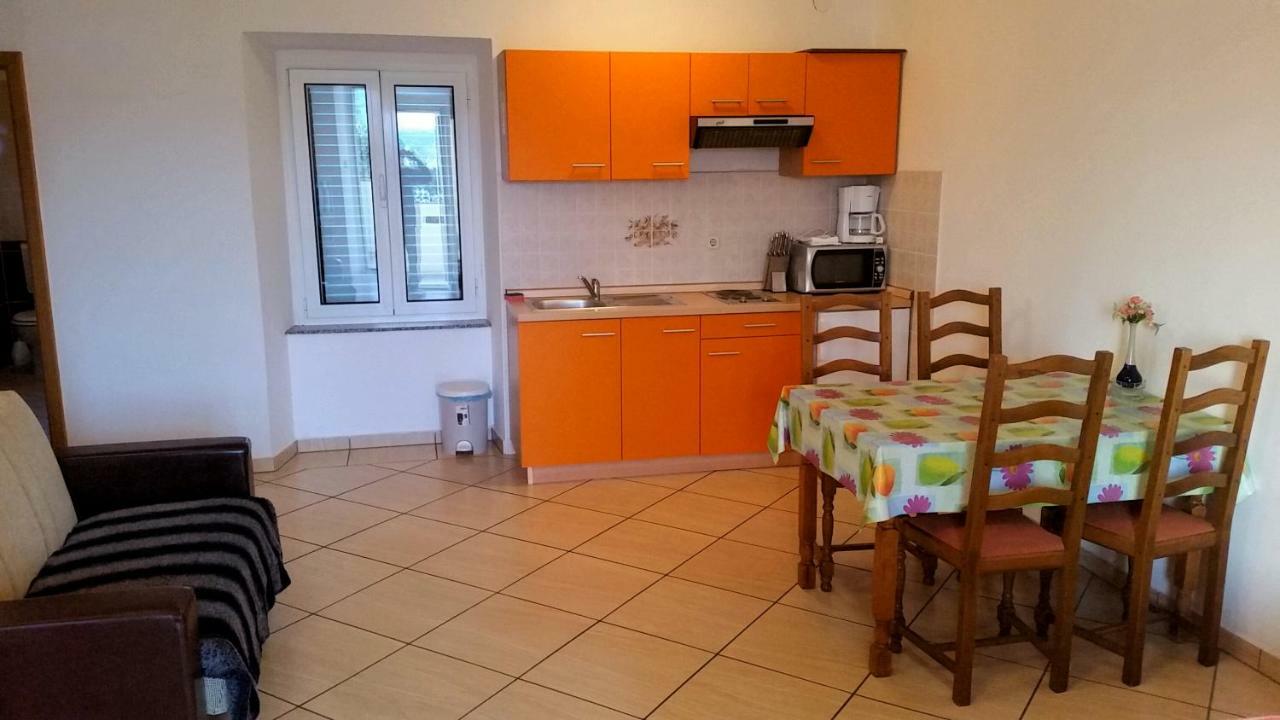 Obala Apartment & Studios Malinska Bagian luar foto
