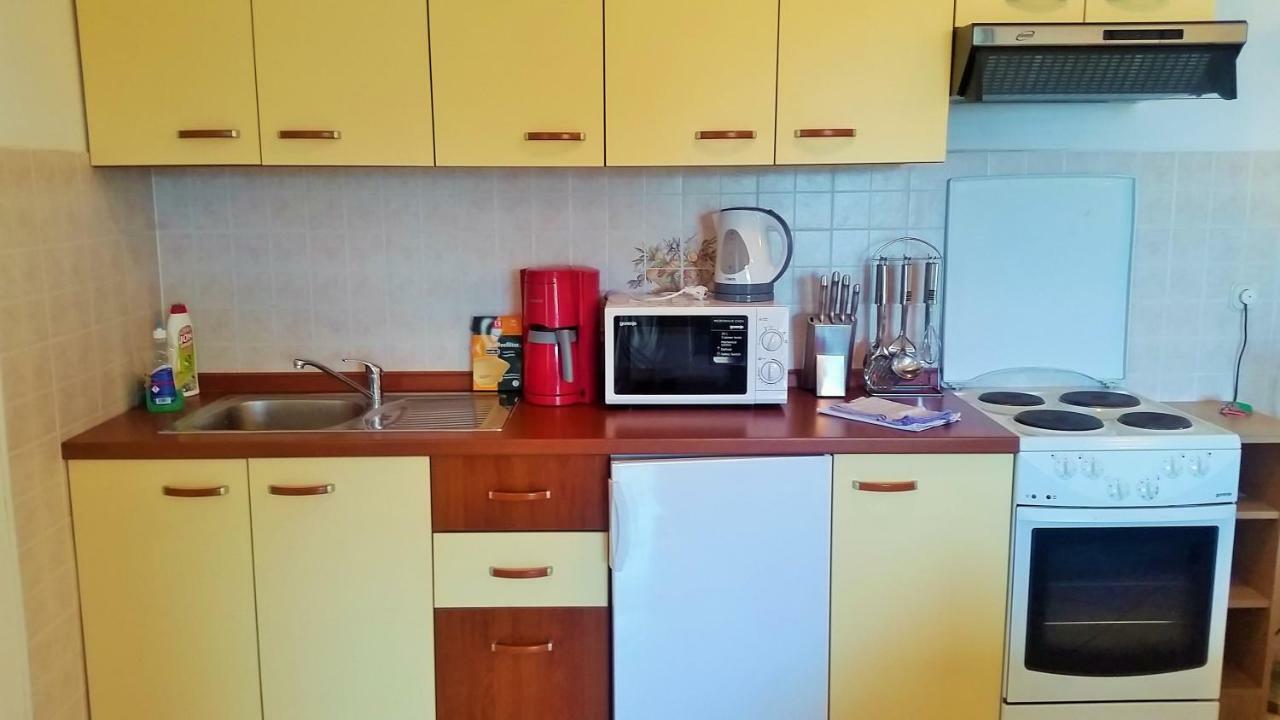 Obala Apartment & Studios Malinska Bagian luar foto